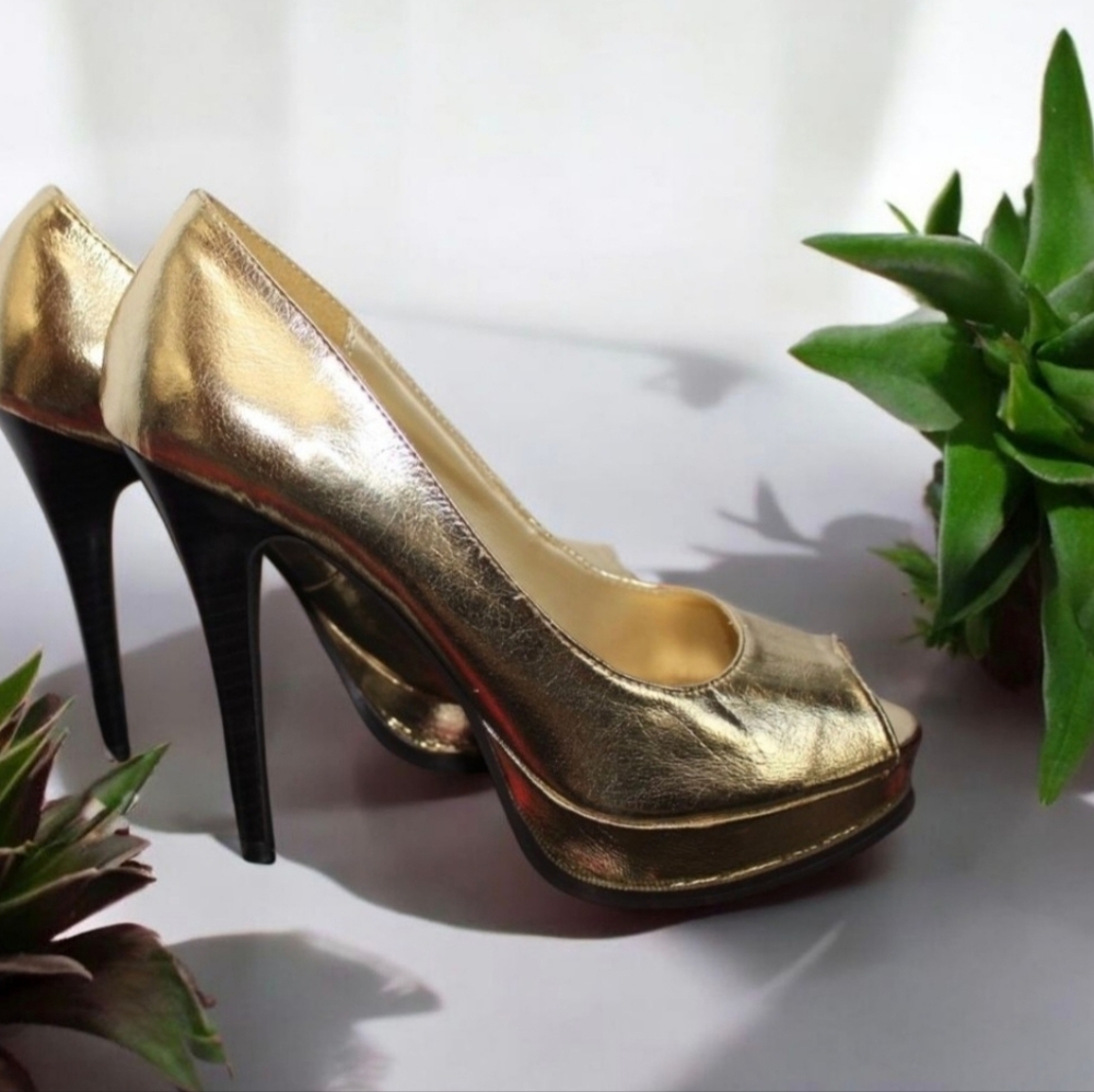 Qupid Valtina-11 Gold Crinkle High Heeled Shoes